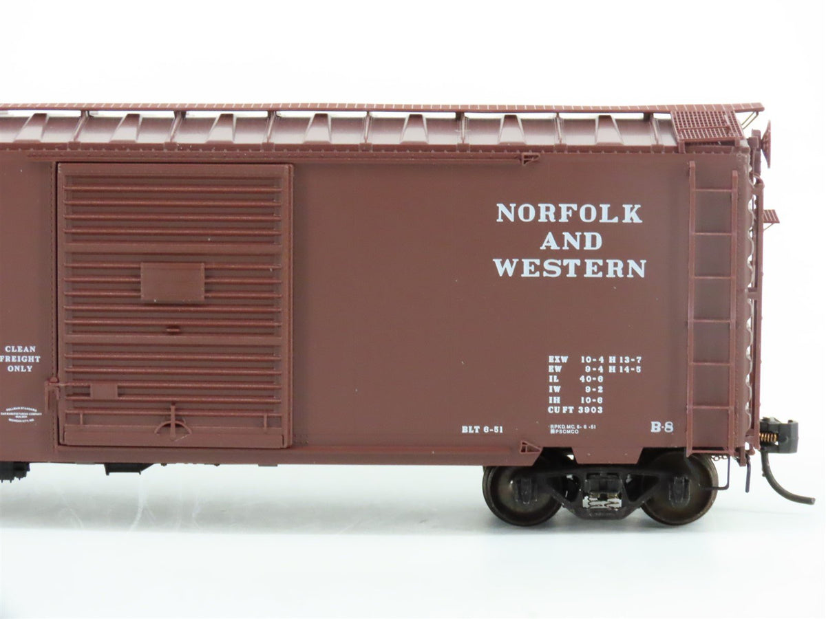 HO Scale Kadee 5001 N&amp;W Norfolk &amp; Western 40&#39; Single Door Box Car #44324