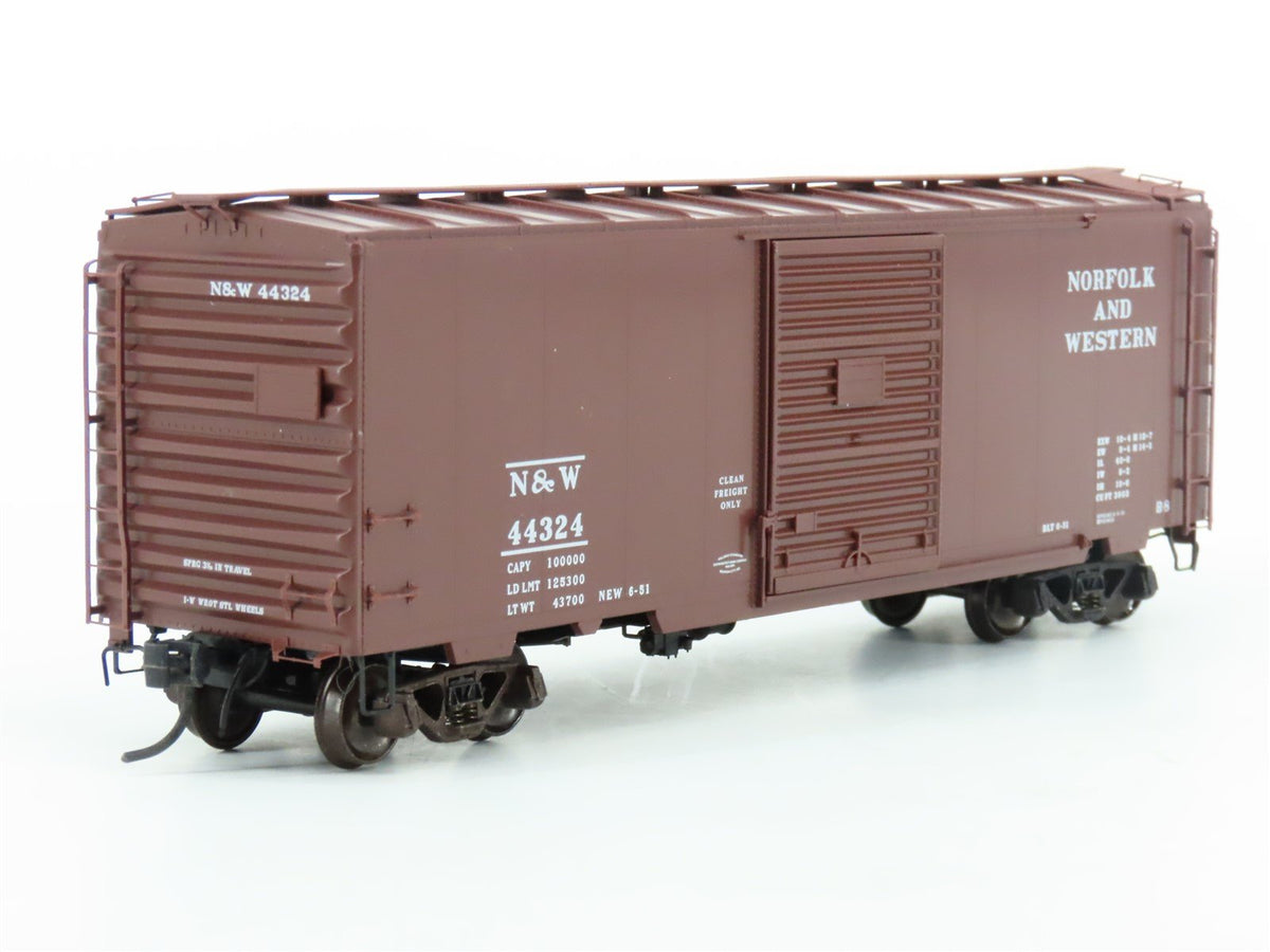 HO Scale Kadee 5001 N&amp;W Norfolk &amp; Western 40&#39; Single Door Box Car #44324