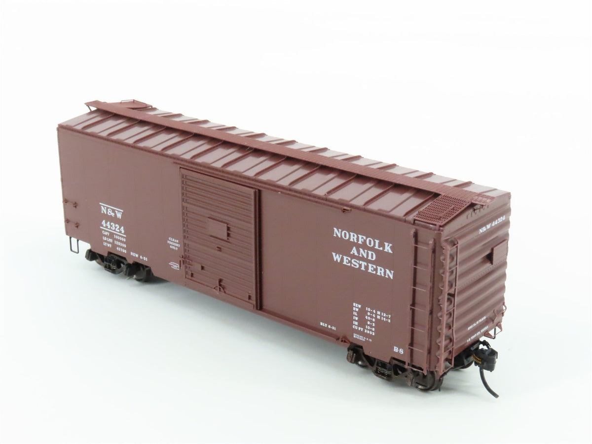 HO Scale Kadee 5001 N&amp;W Norfolk &amp; Western 40&#39; Single Door Box Car #44324