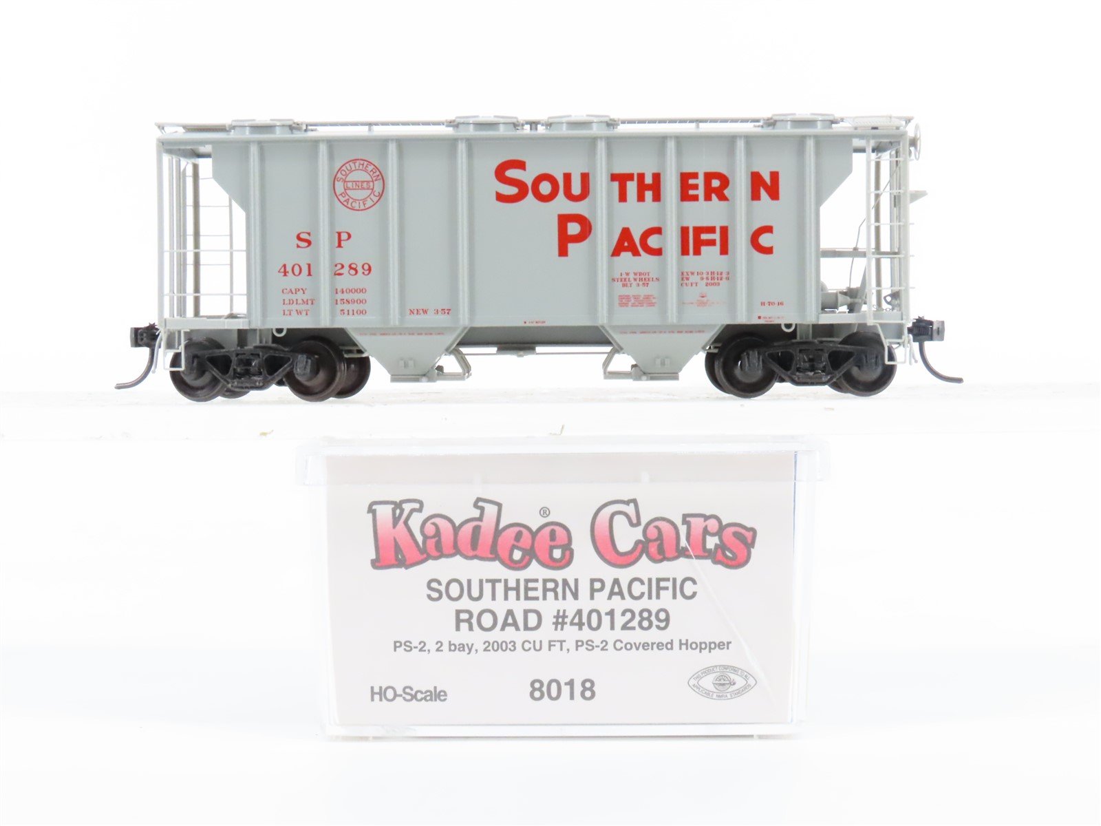 HO Scale Kadee 8018 SP Southern Pacific Railroad 2-Bay Covered Hopper #401289