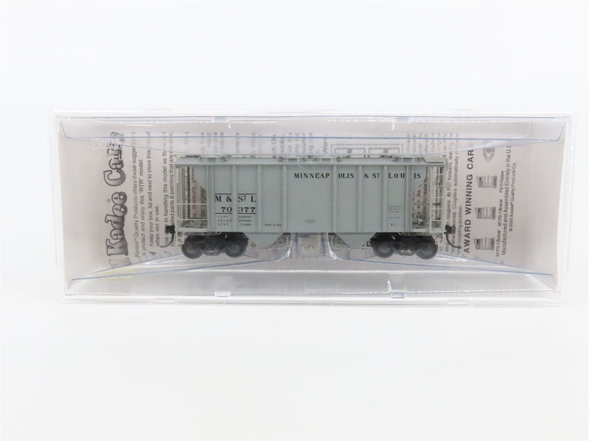 HO Scale Kadee 8319 M&amp;STL Minneapolis &amp; St Louis 2-Bay Hopper #70377 - Sealed