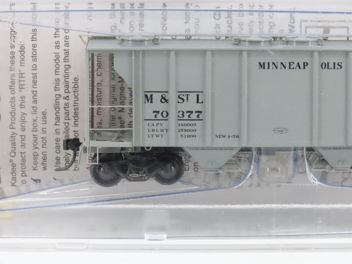 HO Scale Kadee 8319 M&amp;STL Minneapolis &amp; St Louis 2-Bay Hopper #70377 - Sealed