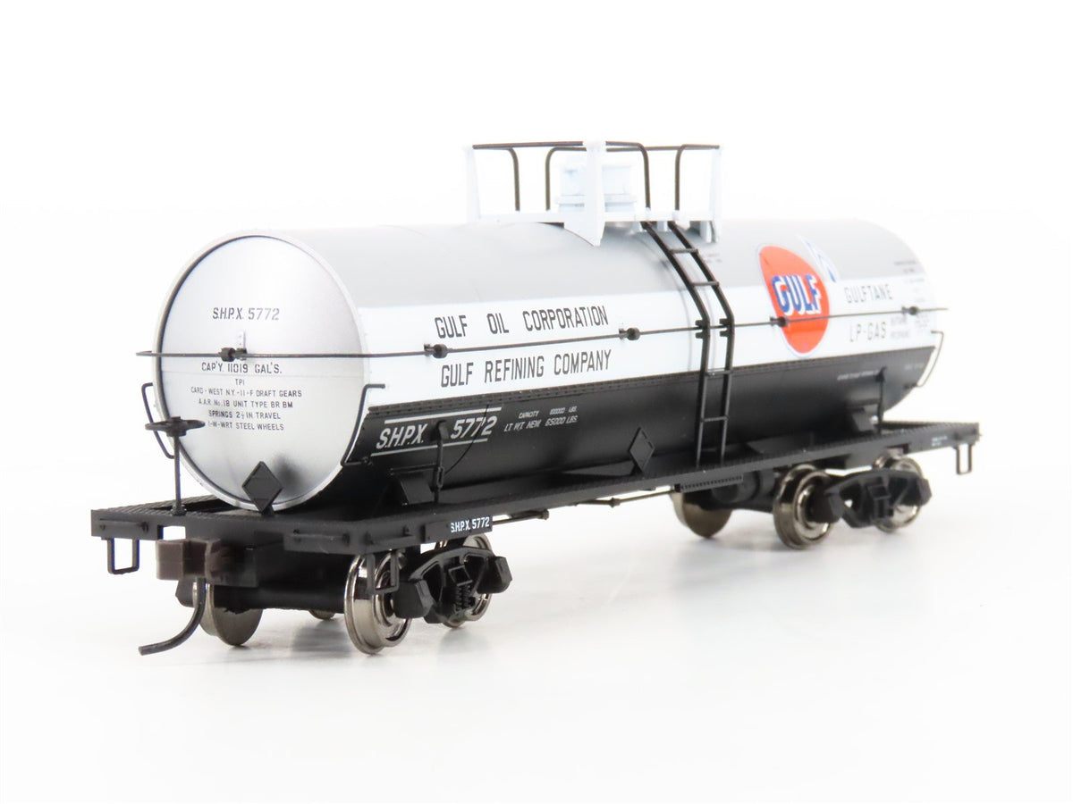 HO Scale Atlas 1063-1 SHPX Gulf Oil 11,000 Gallon Tank Car #5772