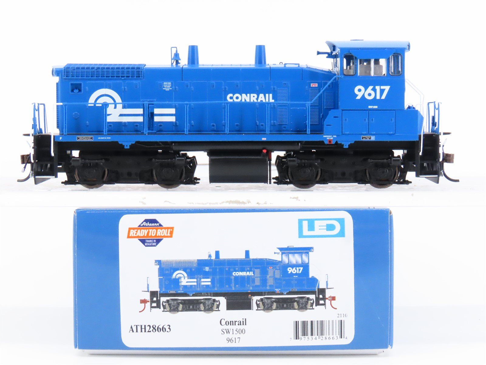 HO Scale Athearn ATH28663 CR Conrail SW1500 Diesel #9617 - DCC Ready