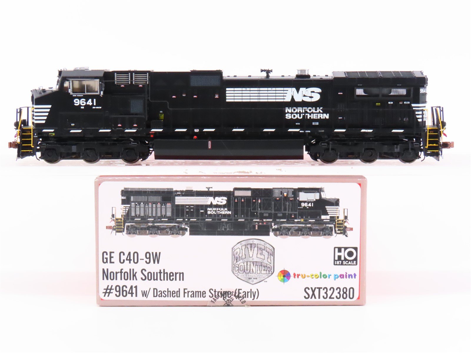 HO Scale Scaletrains SXT32380 NS Norfolk Southern C40-9W Diesel Loco #9641