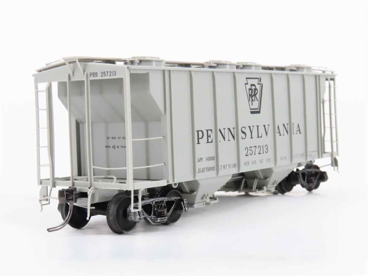 HO Scale Kadee 8327 PRR Pennsylvania Railroad 2-Bay Covered Hopper #257213