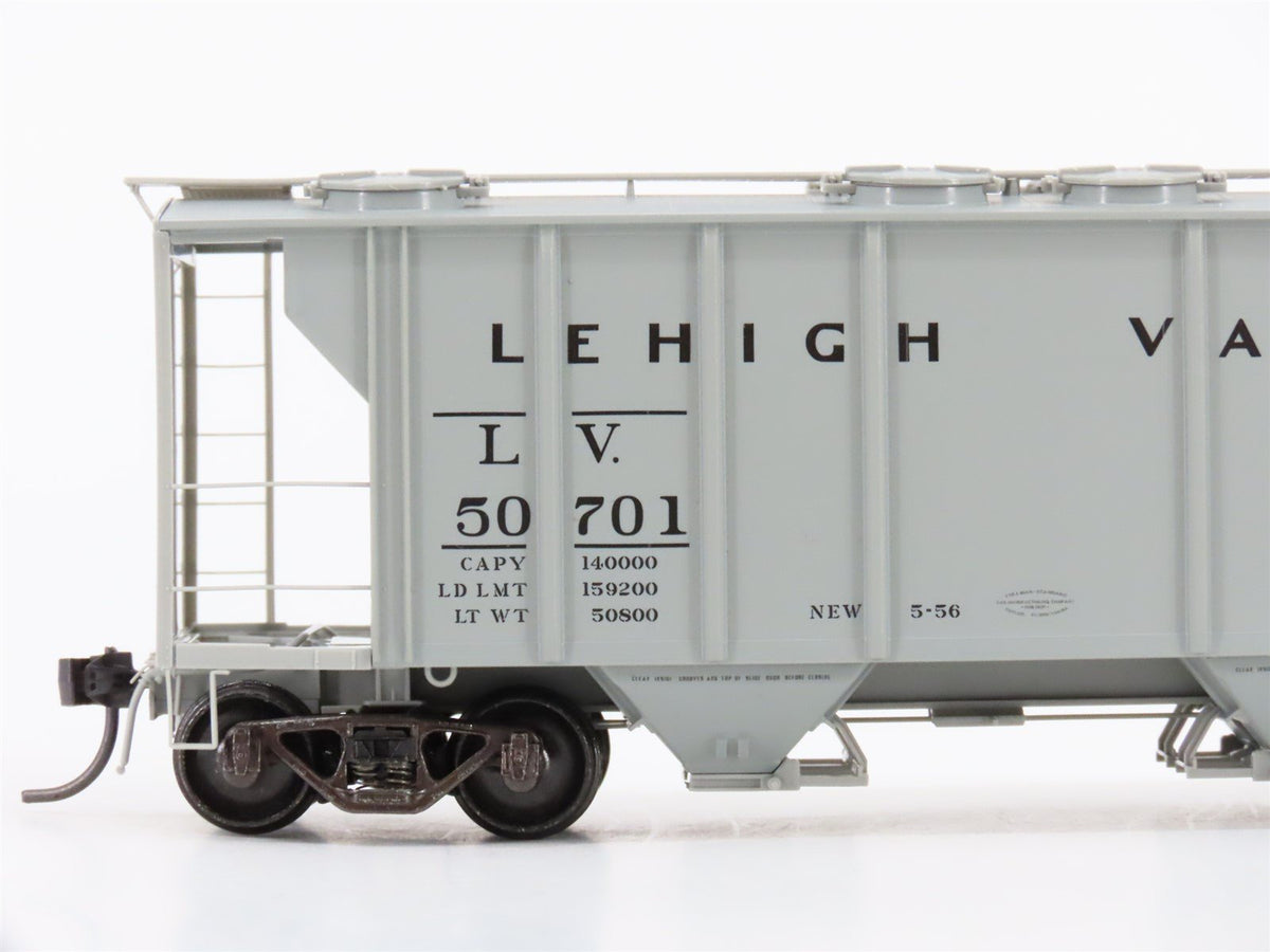 HO Scale Kadee 8616 LV Lehigh Valley Railroad 2-Bay Covered Hopper #50701