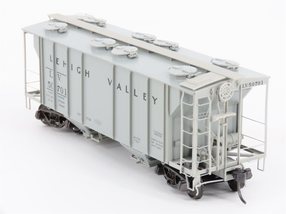 HO Scale Kadee 8616 LV Lehigh Valley Railroad 2-Bay Covered Hopper #50701