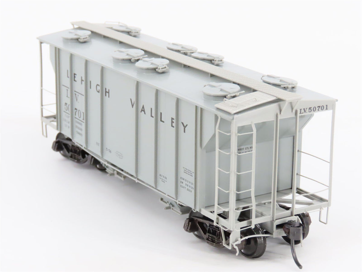 HO Scale Kadee 8616 LV Lehigh Valley Railroad 2-Bay Covered Hopper #50701