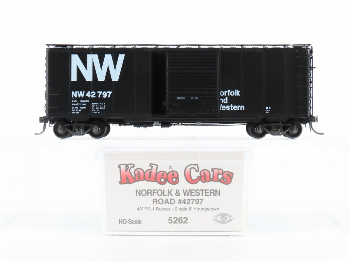 HO Scale Kadee 5262 N&amp;W Norfolk &amp; Western 40&#39; Single Door Box Car #42797