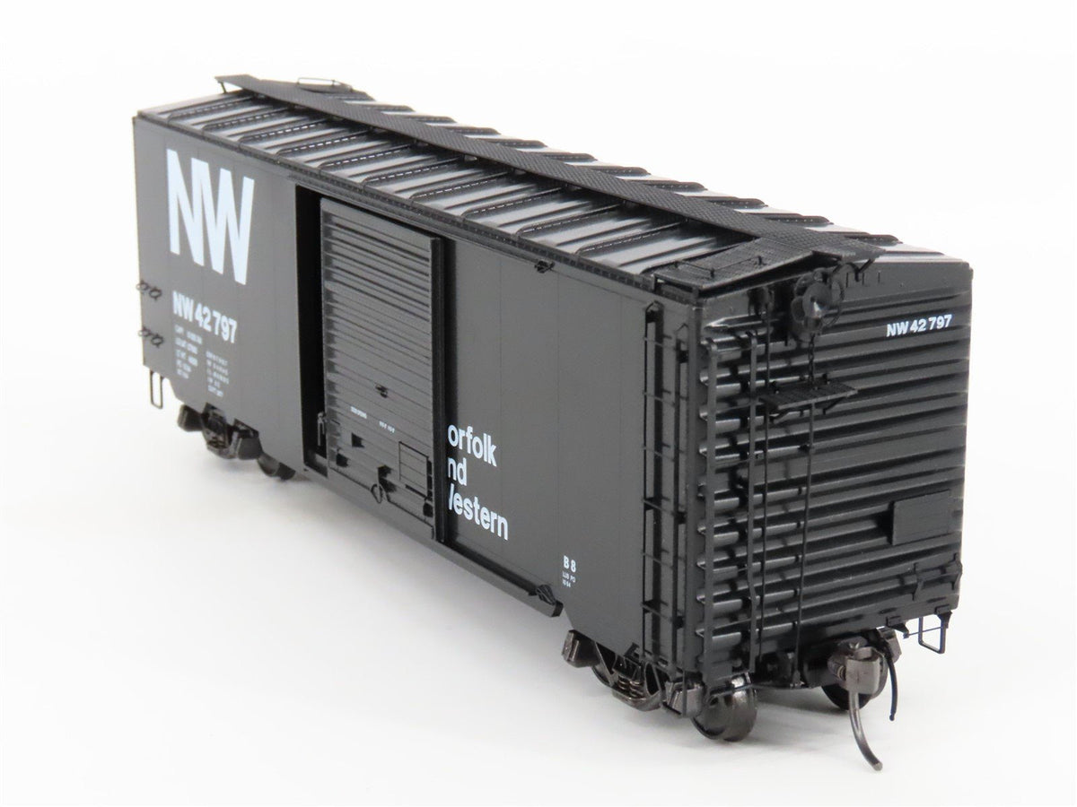 HO Scale Kadee 5262 N&amp;W Norfolk &amp; Western 40&#39; Single Door Box Car #42797