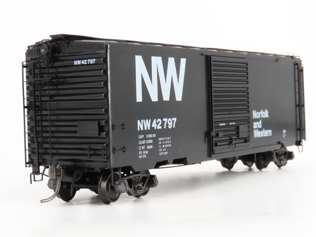 HO Scale Kadee 5262 N&amp;W Norfolk &amp; Western 40&#39; Single Door Box Car #42797