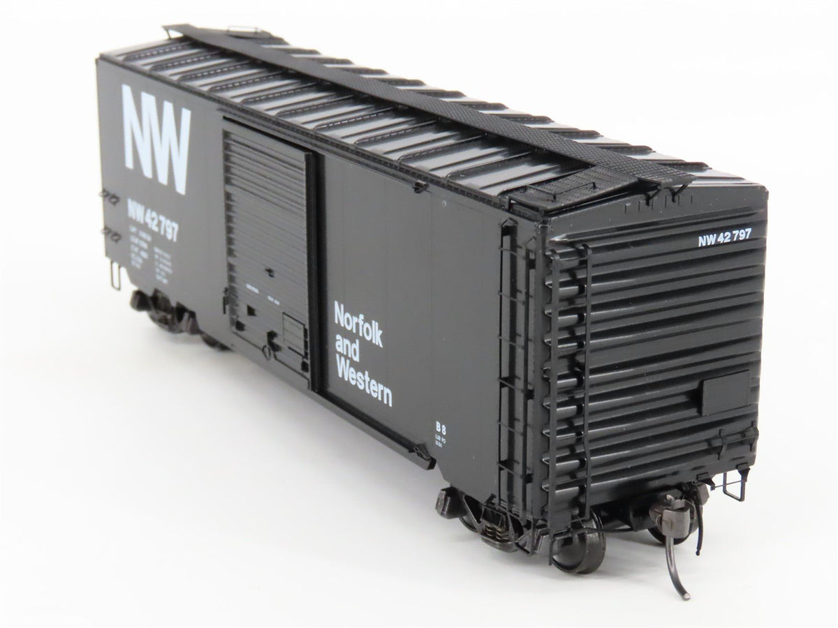 HO Scale Kadee 5262 N&amp;W Norfolk &amp; Western 40&#39; Single Door Box Car #42797