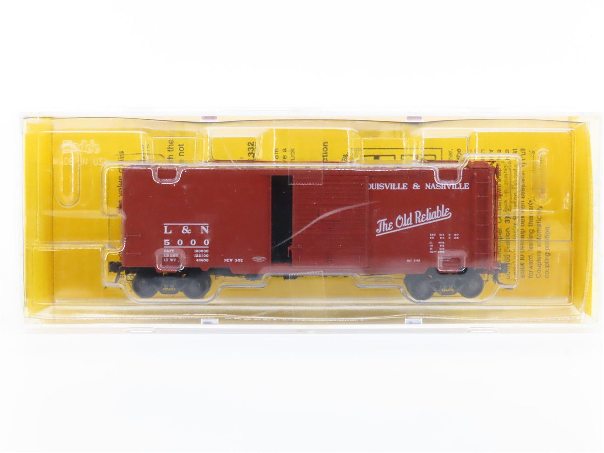 HO Scale Kadee 5105 L&amp;N Louisville &amp; Nashville 40&#39; Box Car #5000 - Sealed