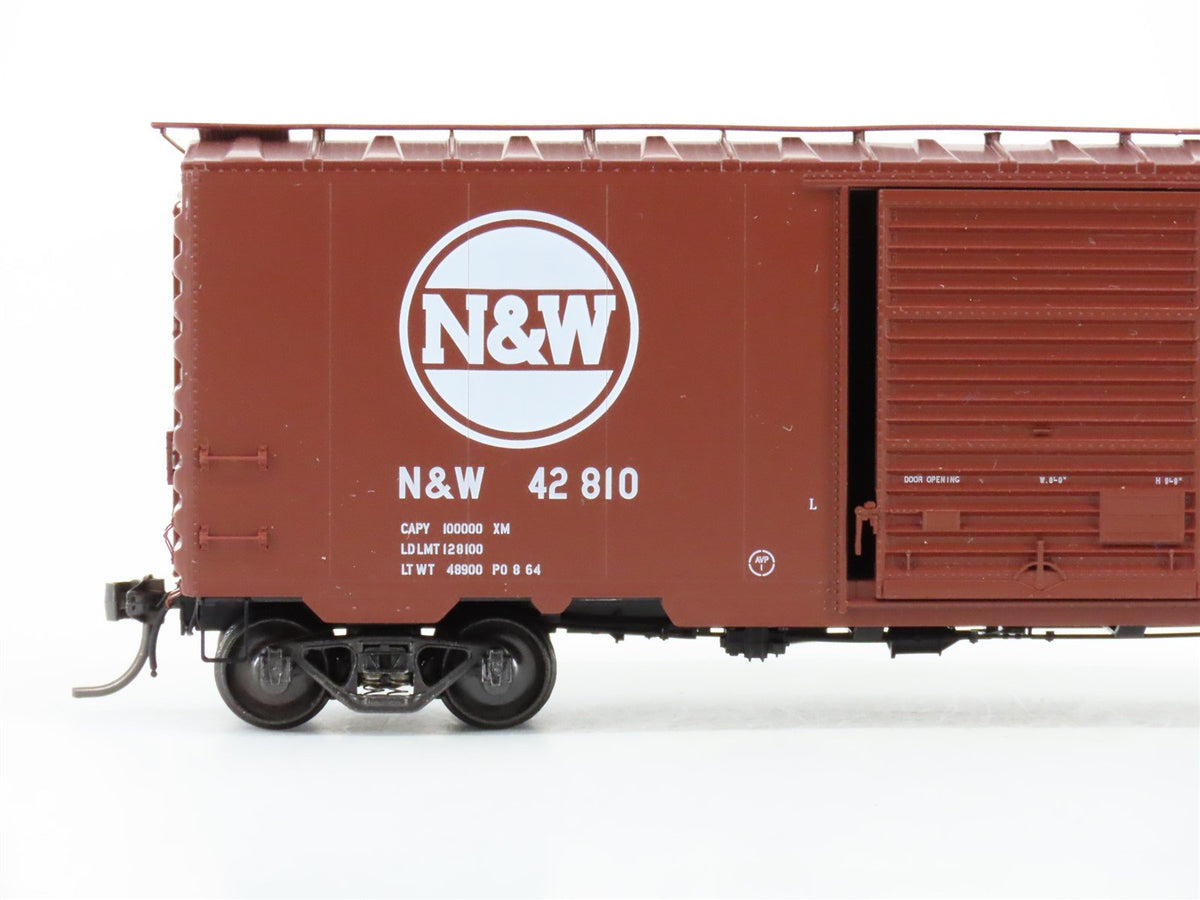 HO Scale Kadee 5264 N&amp;W Norfolk &amp; Western 40&#39; Single Door Box Car #42810