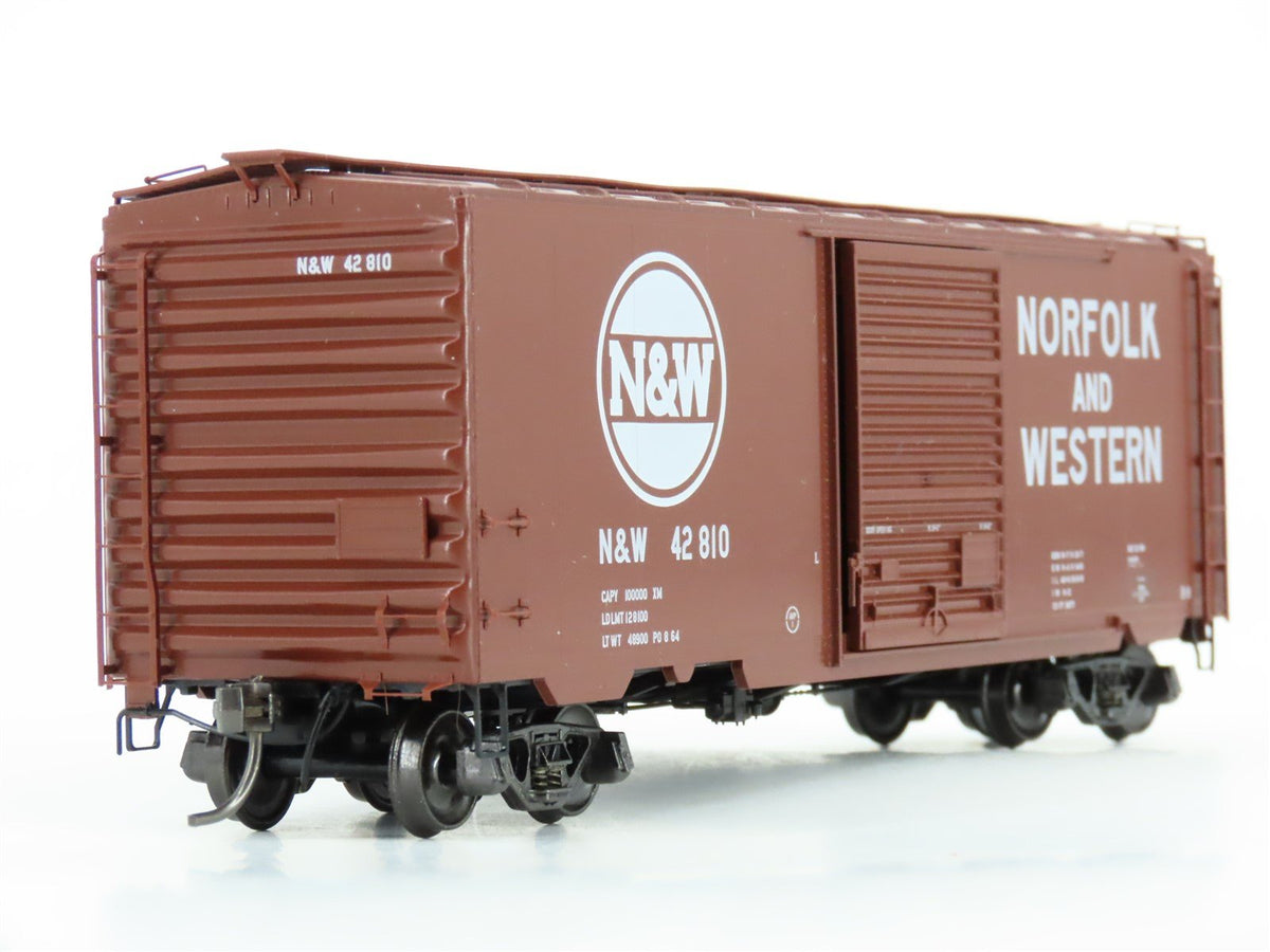 HO Scale Kadee 5264 N&amp;W Norfolk &amp; Western 40&#39; Single Door Box Car #42810