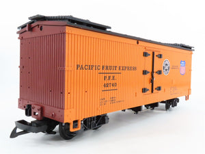 G Scale LGB 42740 SP UP PFE Pacific Fruit Express Railroad Reefer #42740