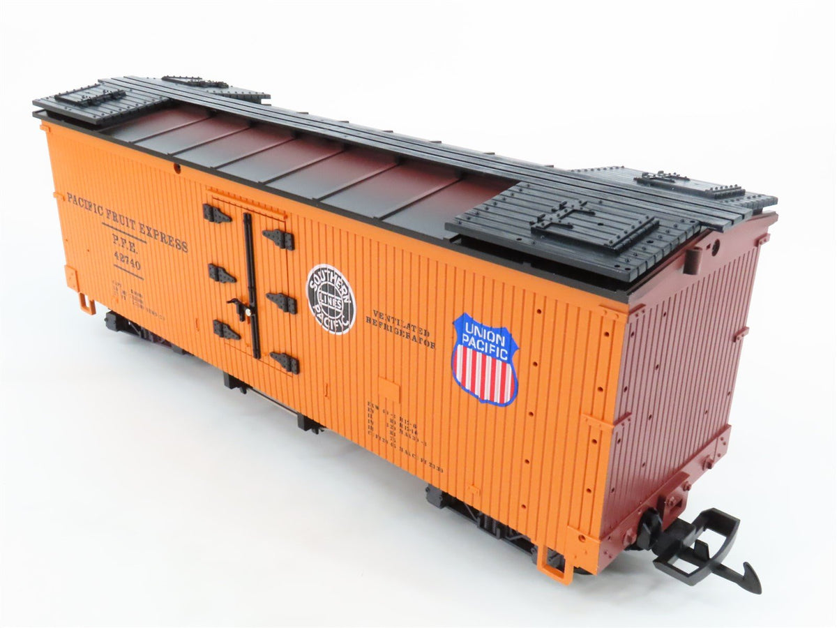 G Scale LGB 42740 SP UP PFE Pacific Fruit Express Railroad Reefer #42740