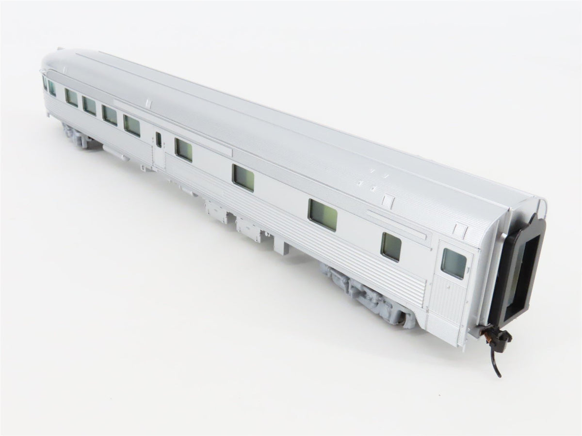 HO Scale Walthers Mainline 910-30350 Unlettered 85&#39; Budd Observation Passenger