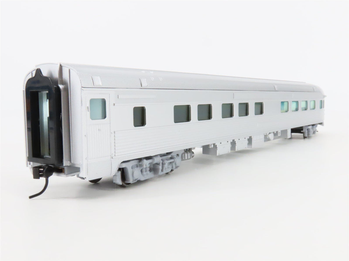 HO Scale Walthers Mainline 910-30350 Unlettered 85&#39; Budd Observation Passenger