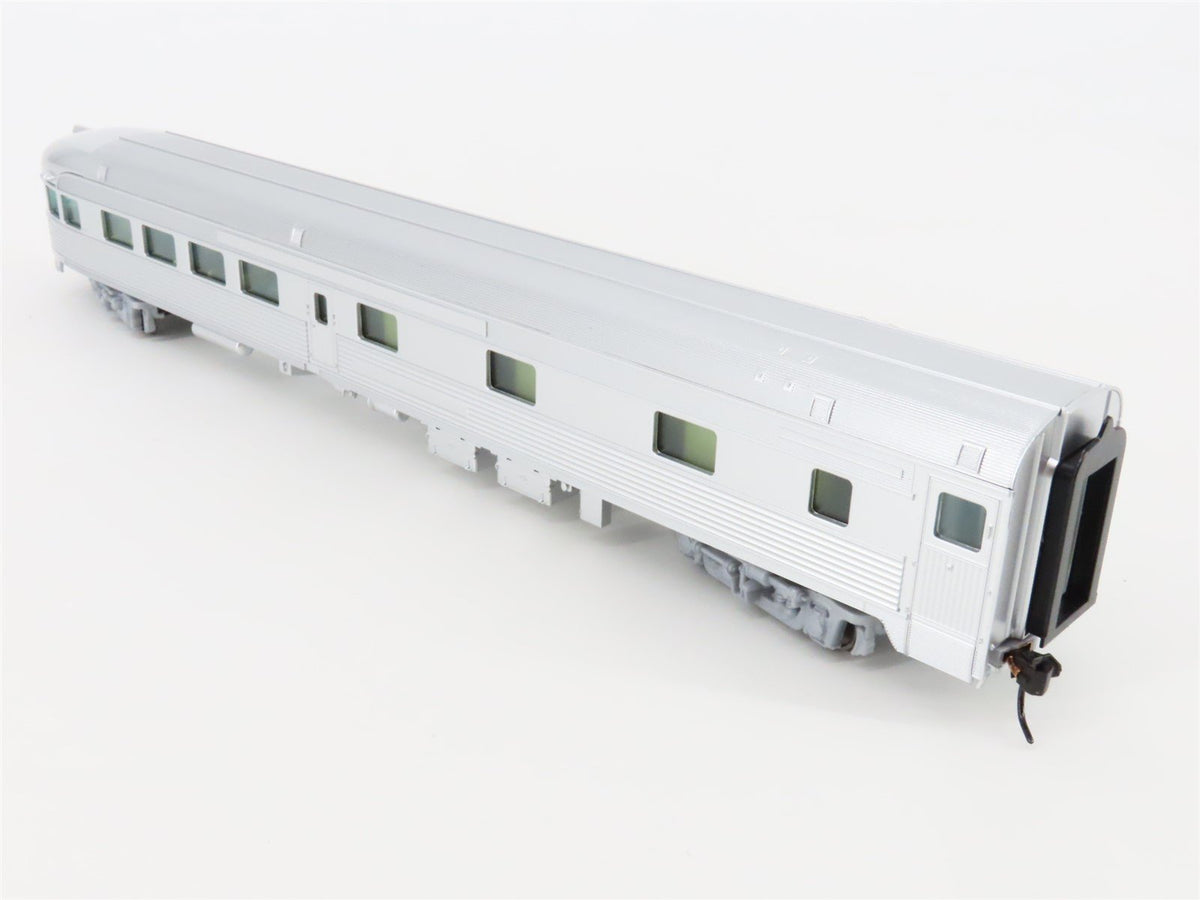 HO Scale Walthers Mainline 910-30350 Unlettered 85&#39; Budd Observation Passenger