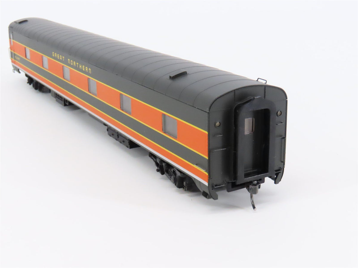 HO Scale Walthers 932-9401 GN Great Northern Railroad Sleeper Passenger Car