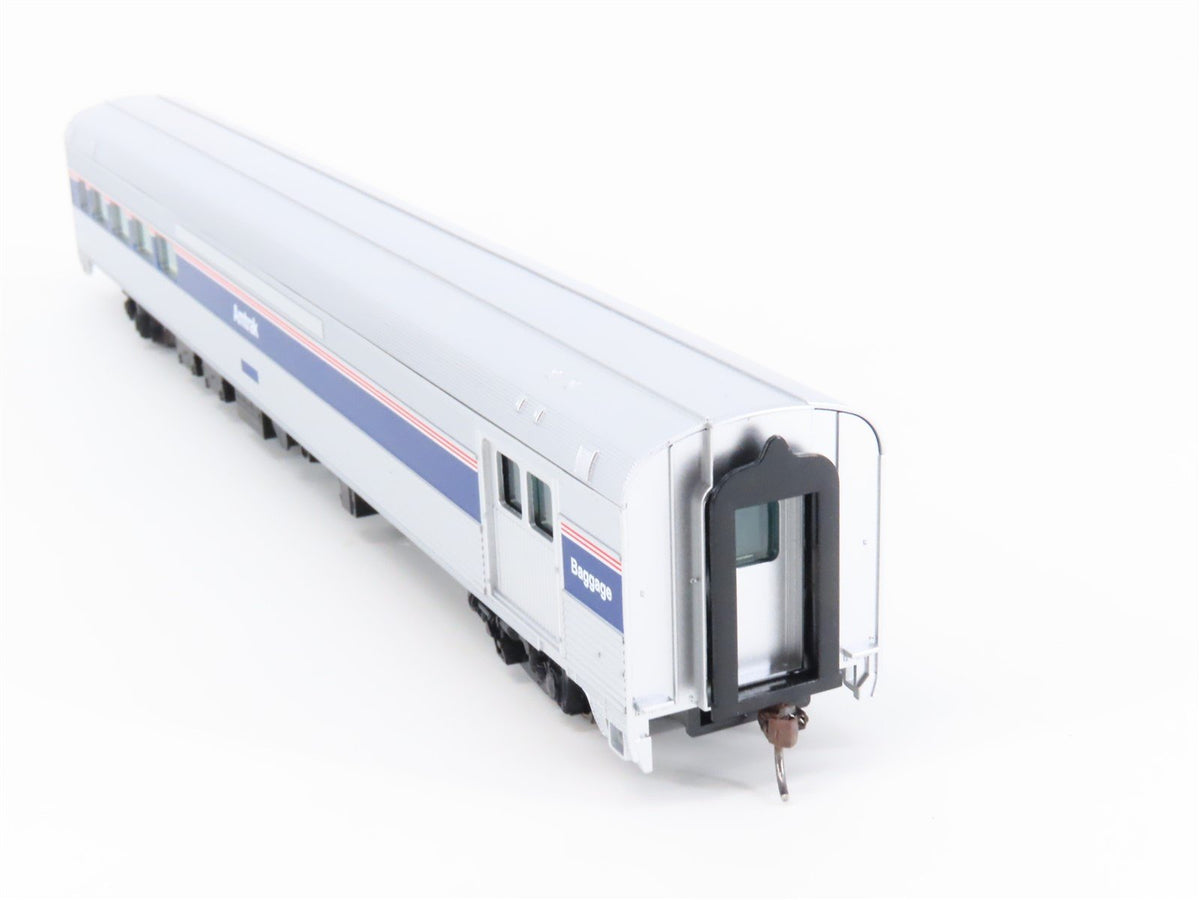 HO Scale Walthers Mainline 910-30062 Amtrak 85&#39; Budd Baggage-Lounge Passenger