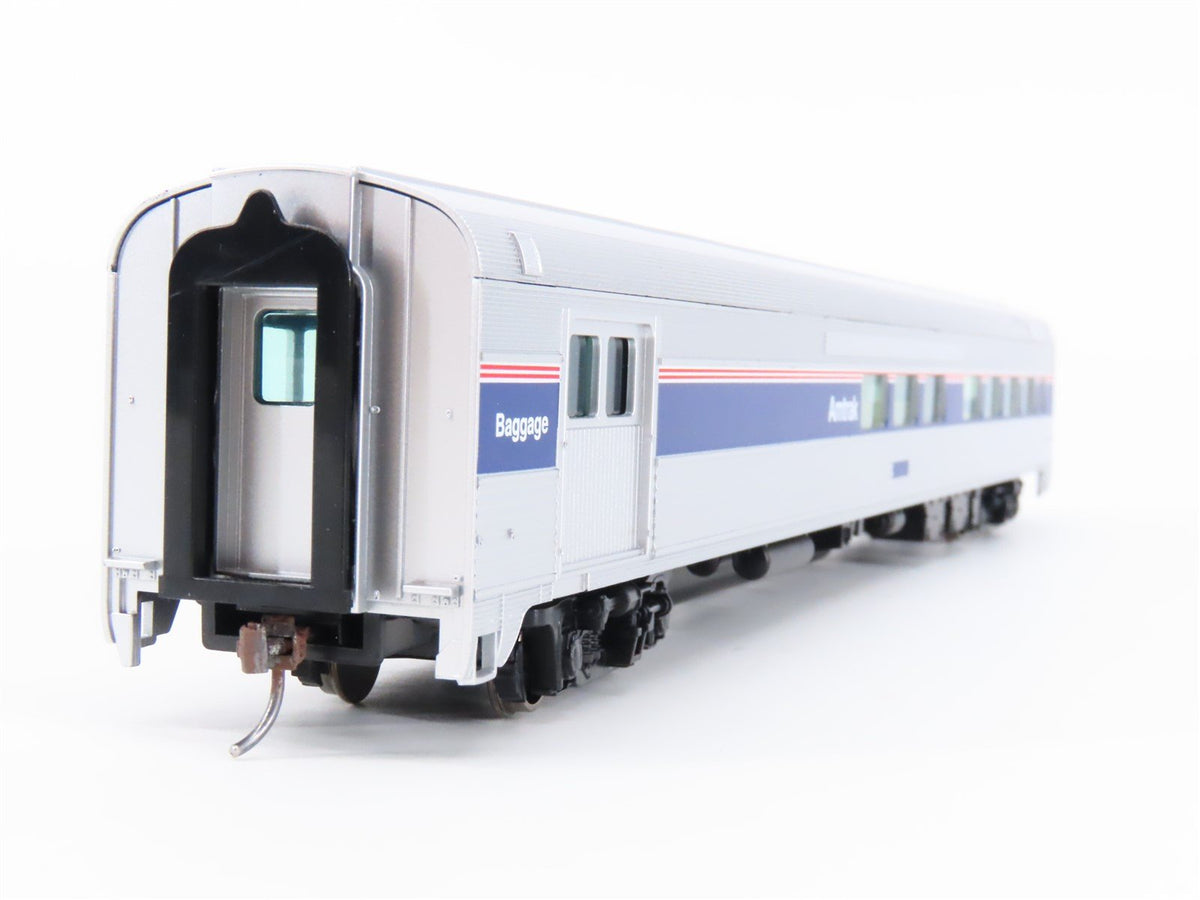 HO Scale Walthers Mainline 910-30062 Amtrak 85&#39; Budd Baggage-Lounge Passenger