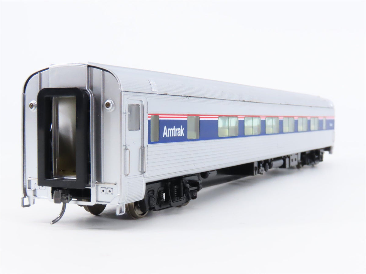 HO Scale Walthers 932-15101 Amtrak 85&#39; Budd 46-Seat Coach Passenger Car