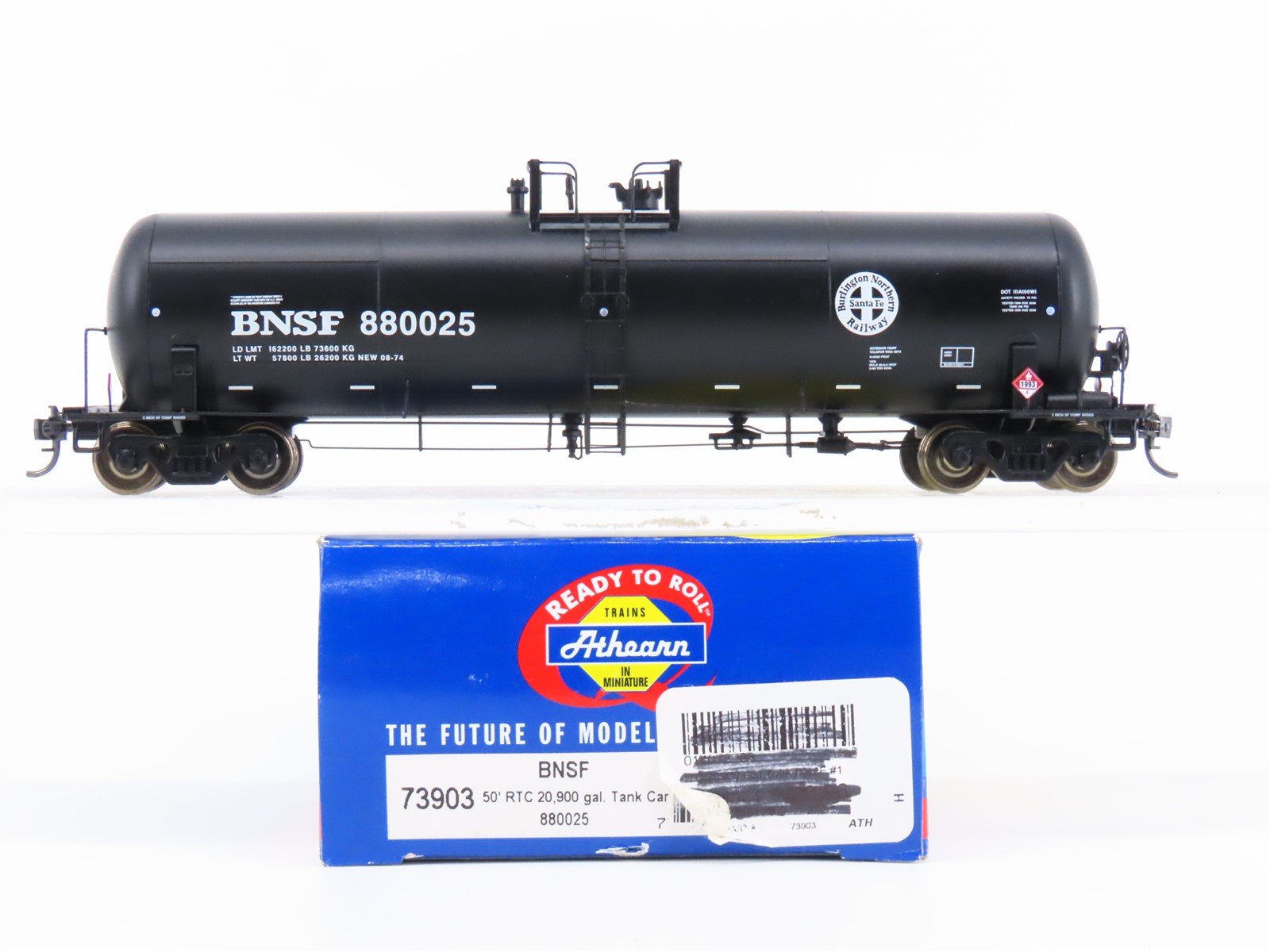 HO Scale Athearn 73903 BNSF Railway 50' 20,900 Gallon Tank Car #880025