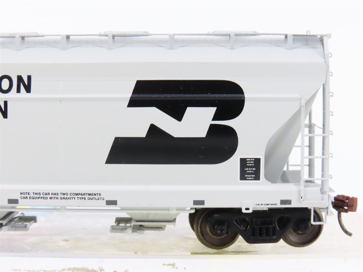 HO Scale Athearn 93901 BN Burlington Northern 2-Bay Covered Hopper #435501