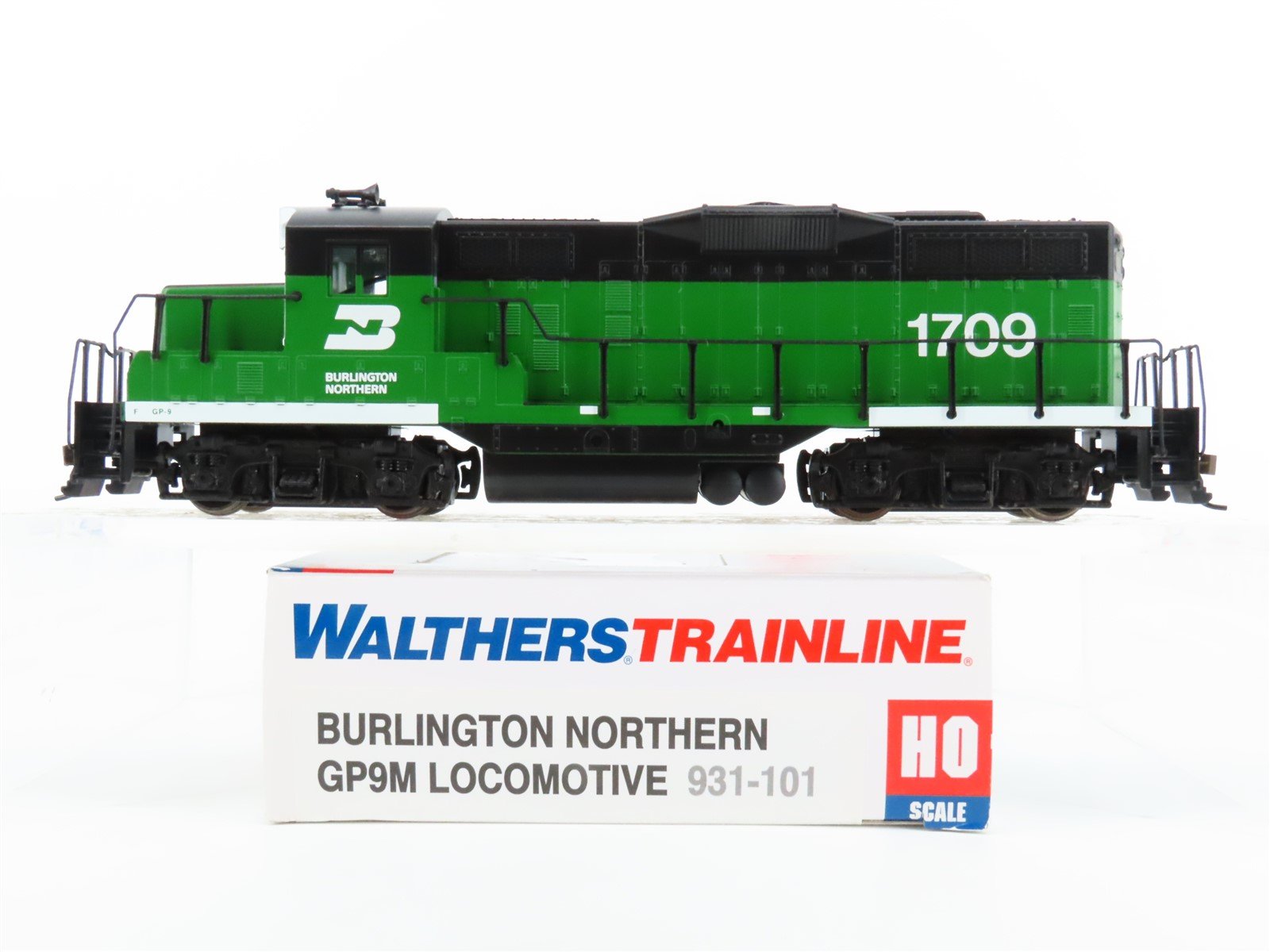 HO Scale Walthers Trainline 931-101 BN Burlington Northern GP9M Diesel #1709