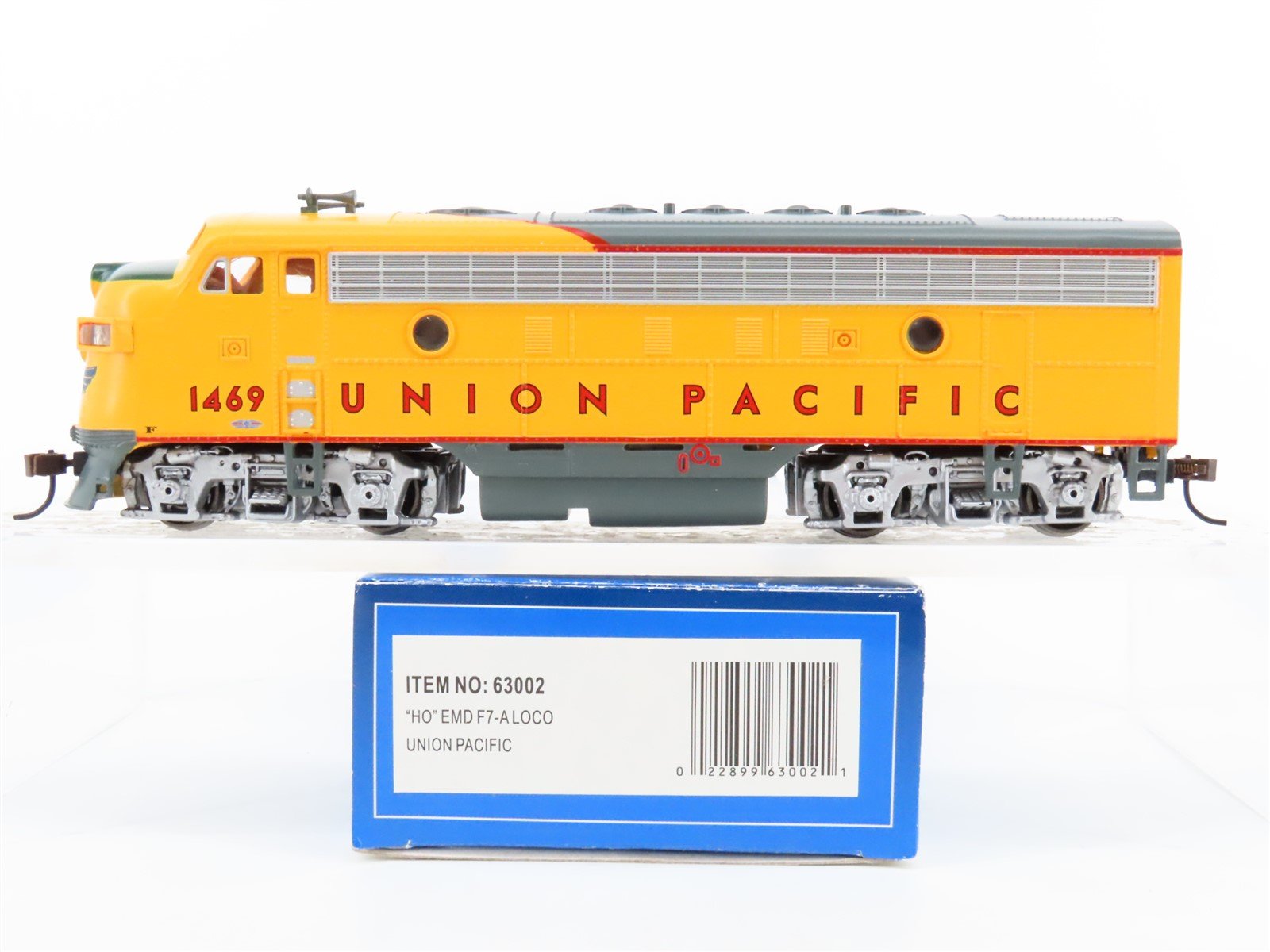 HO Scale Bachmann 63002 UP Union Pacific FT A Diesel Locomotive #1469