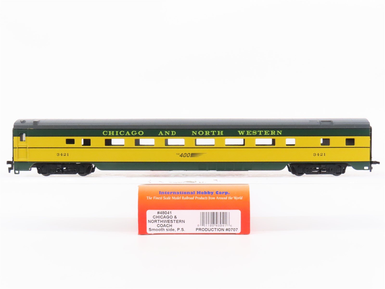 HO Scale IHC 48041 CNW Chicago North Western The 400 Coach Passenger #3421