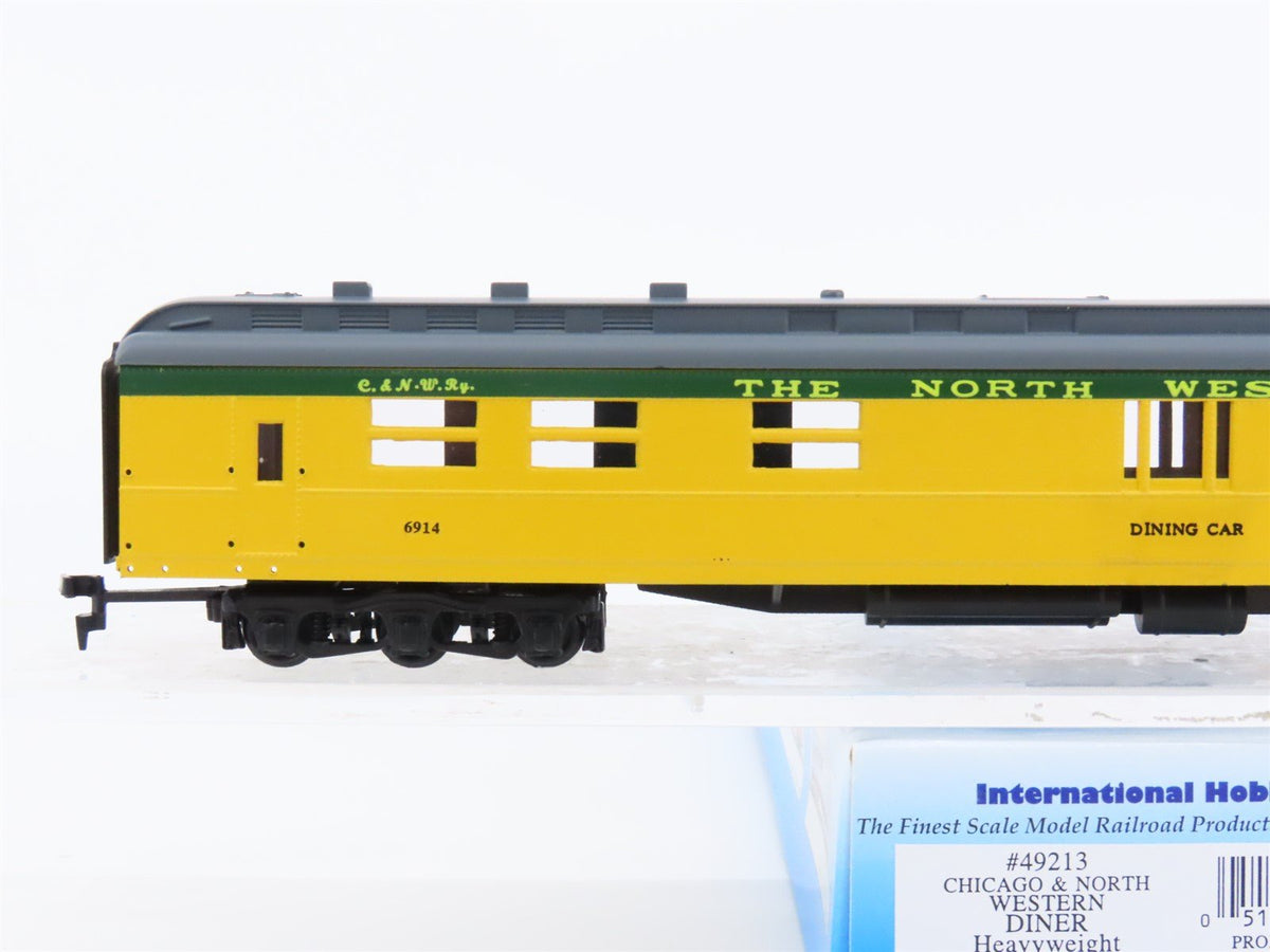 HO Scale IHC 49213 C&amp;NW Chicago &amp; North Western Line Diner Passenger Car #6914