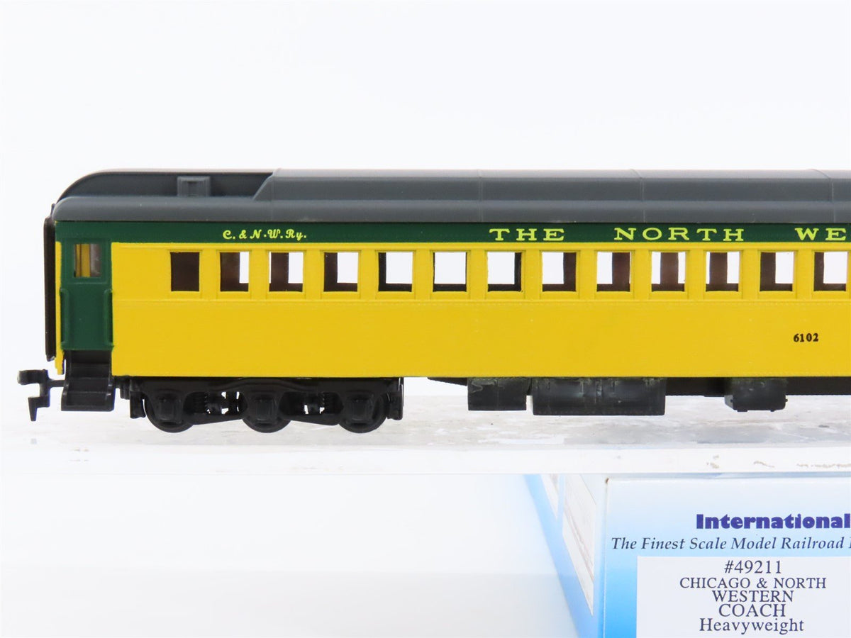 HO Scale IHC 49211 C&amp;NW Chicago &amp; North Western Heavyweight Coach Passenger 6102