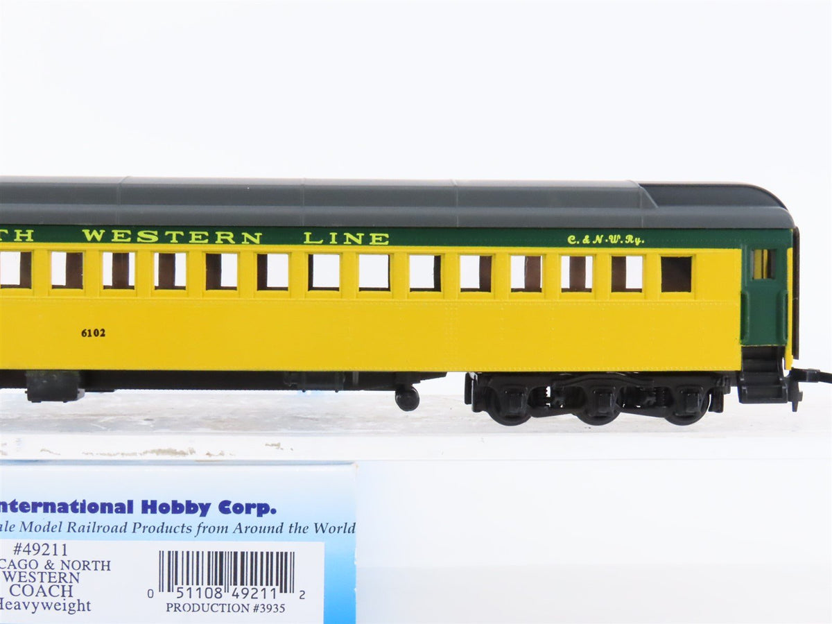 HO Scale IHC 49211 C&amp;NW Chicago &amp; North Western Heavyweight Coach Passenger 6102