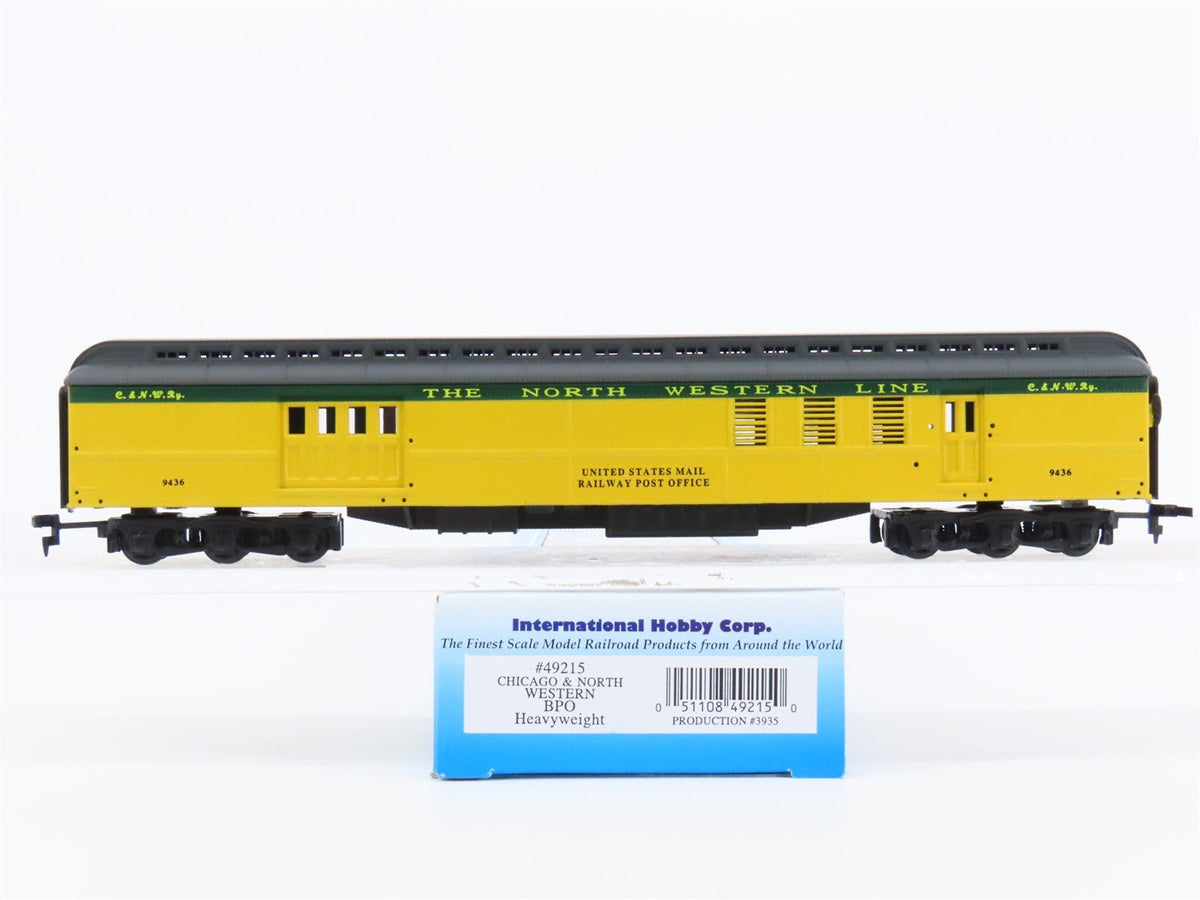 HO Scale IHC 49215 C&amp;NW Chicago &amp; North Western RPO Passenger Car #9436