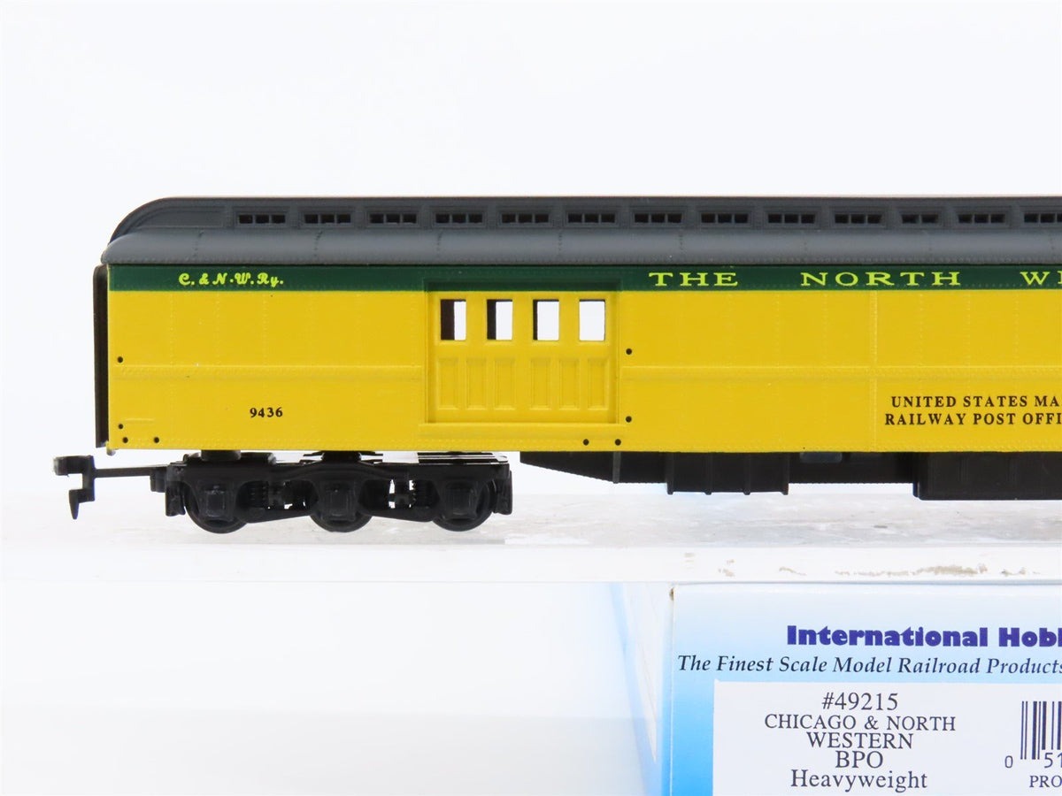 HO Scale IHC 49215 C&amp;NW Chicago &amp; North Western RPO Passenger Car #9436