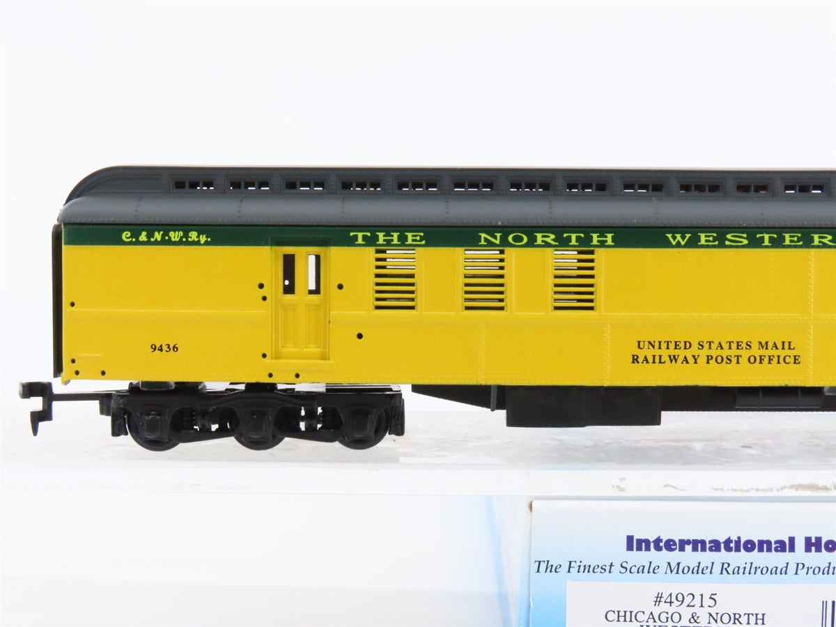 HO Scale IHC 49215 C&amp;NW Chicago &amp; North Western Railway RPO Passenger #9436