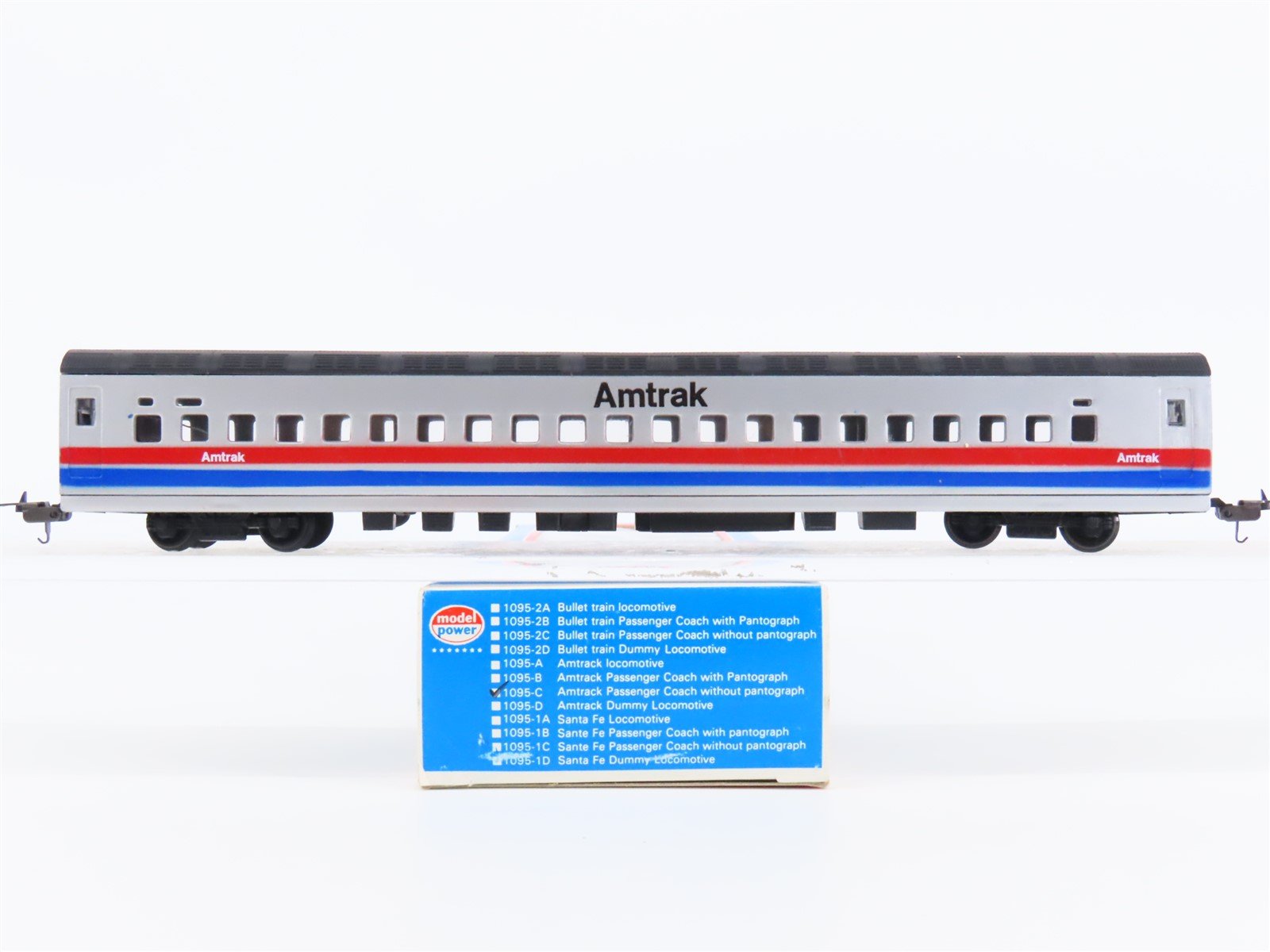 HO Scale Model Power 1095-C Amtrak Coach Passenger Car Without Pantograph