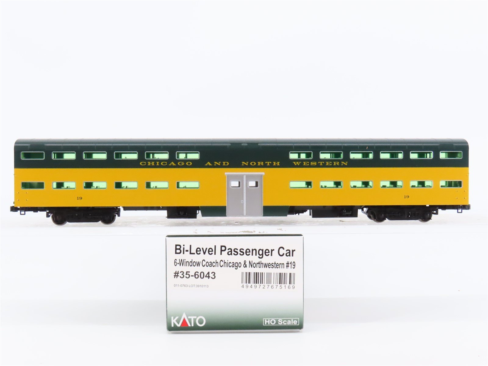 HO Scale KATO 35-6043 CNW Chicago North Western Bi-Level Coach Passenger #19