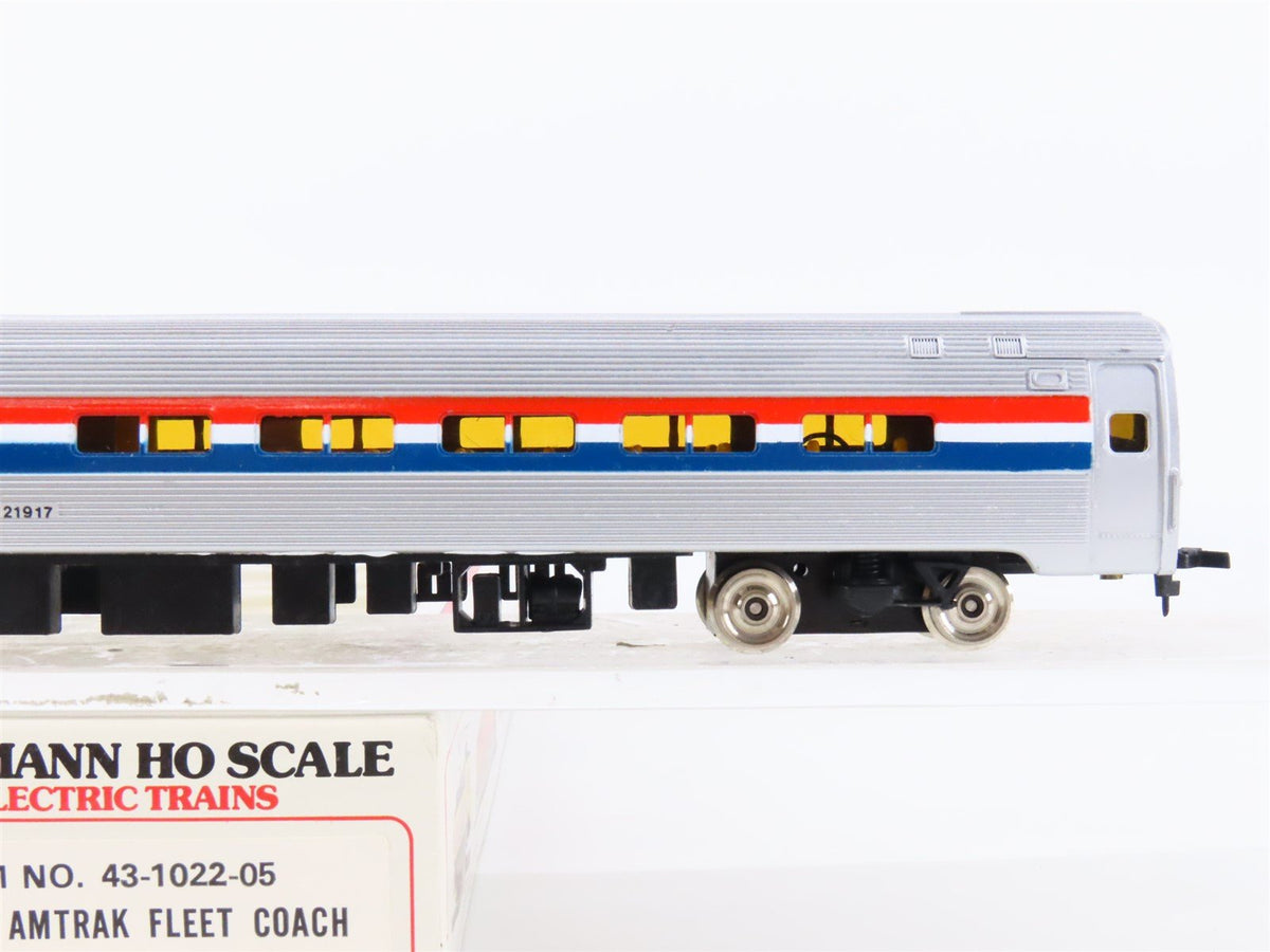 HO Scale Bachmann 43-1022-05 Amtrak 85&#39; Budd Coach Passenger #21917 Lighted