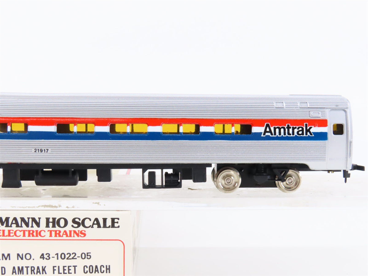 HO Scale Bachmann 43-1022-05 Amtrak 85&#39; Budd Coach Passenger #21917 Lighted