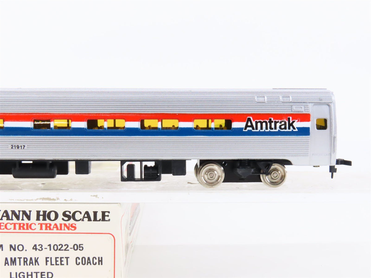 HO Scale Bachmann 43-1022-05 Amtrak 85&#39; Budd Coach Passenger #21917 Lighted