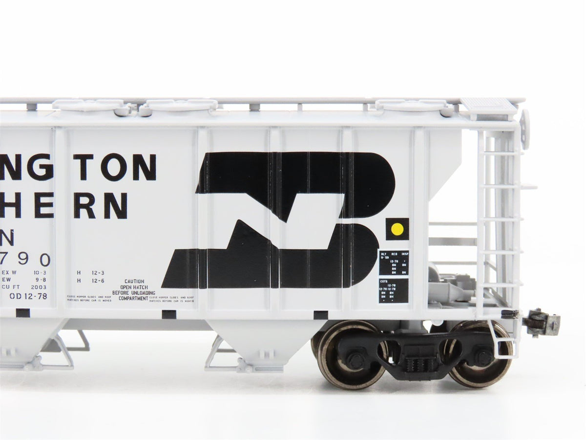 HO Scale Atlas 1845-1 BN Burlington Northern 2-Bay Covered Hopper #424790