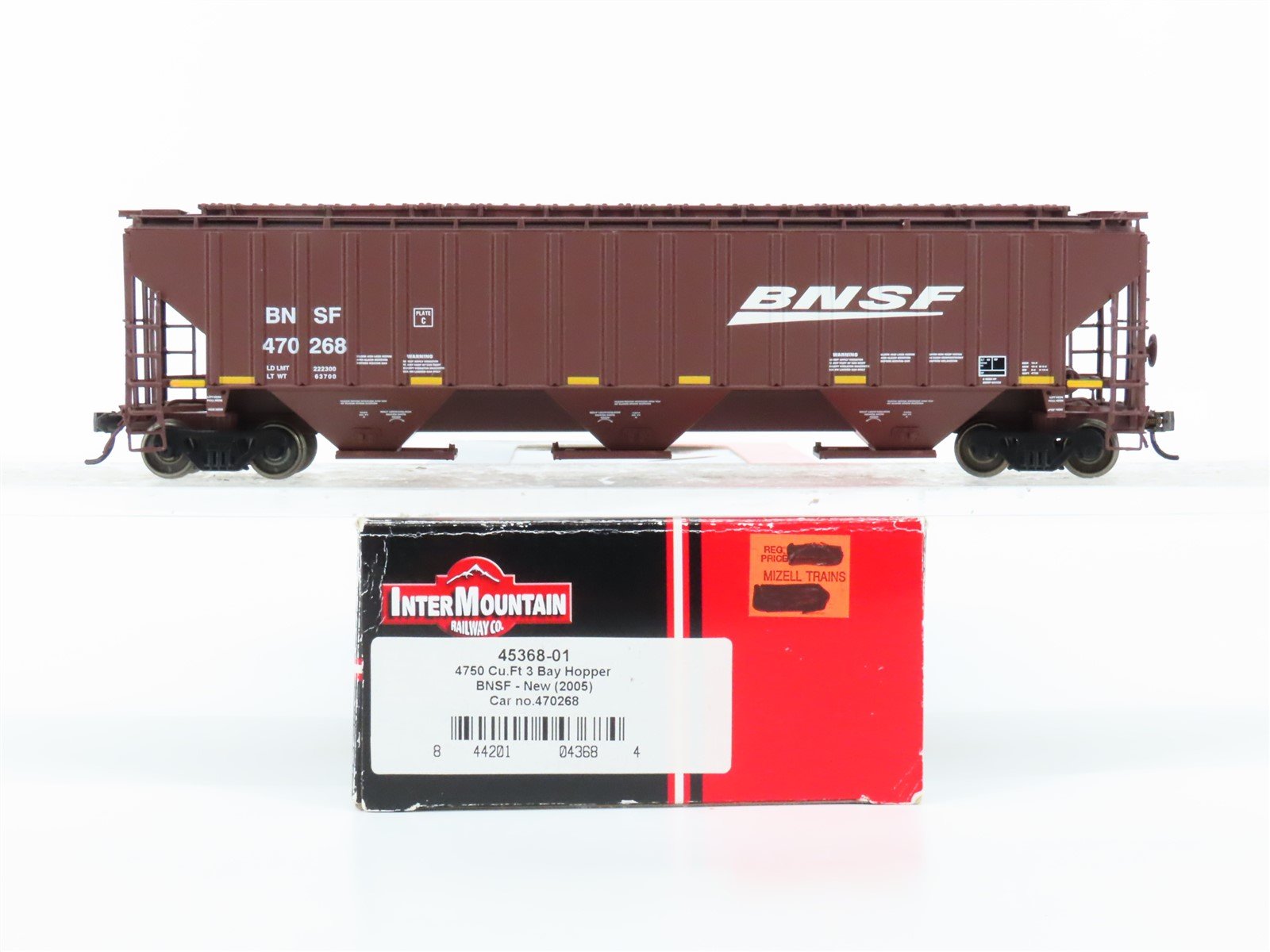 HO Scale InterMountain 45368-01 BNSF Railway 3-Bay Covered Hopper #470268