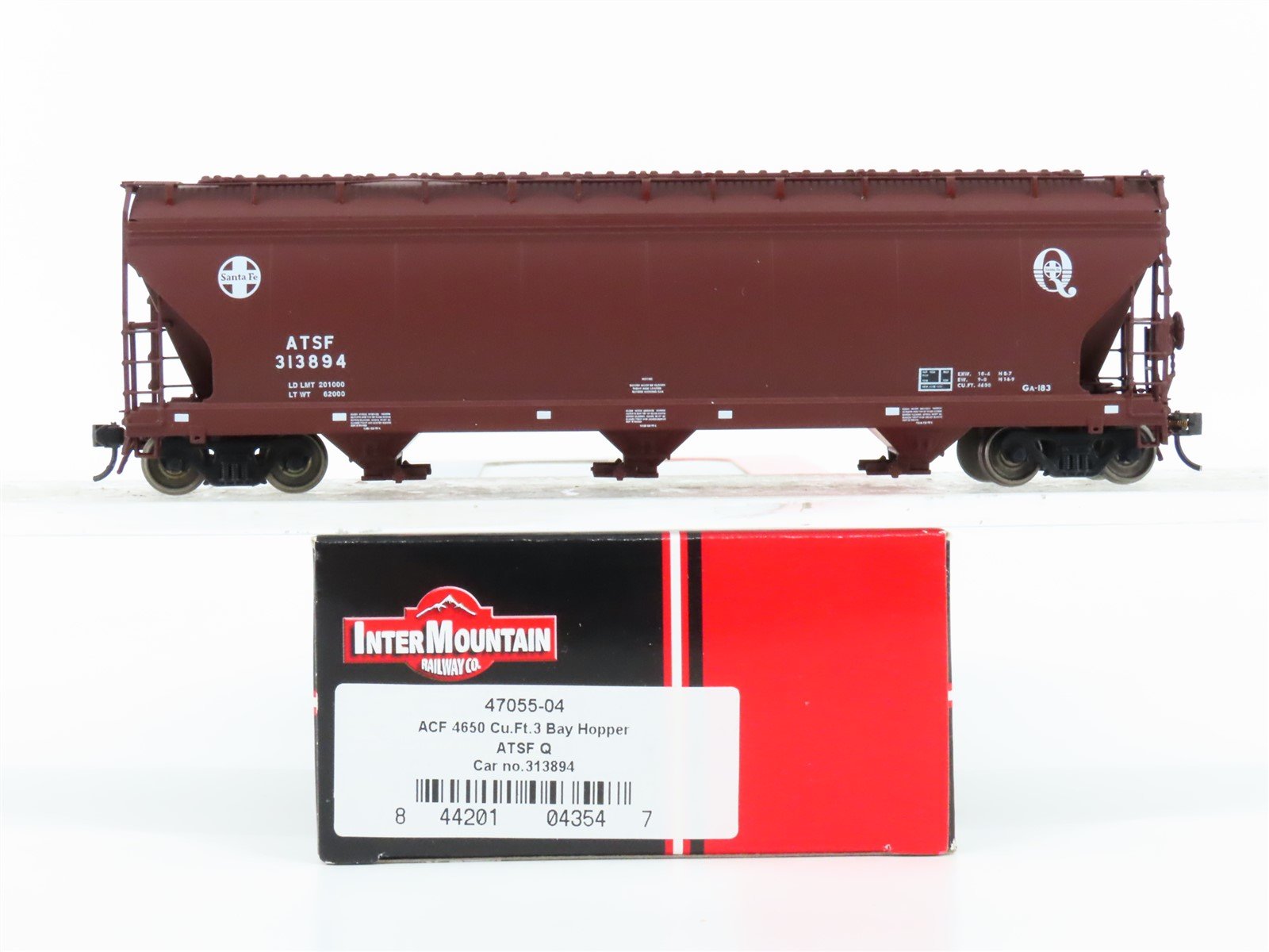 HO Scale InterMountain 47055-04 ATSF Santa Fe 3-Bay Covered Hopper #313894