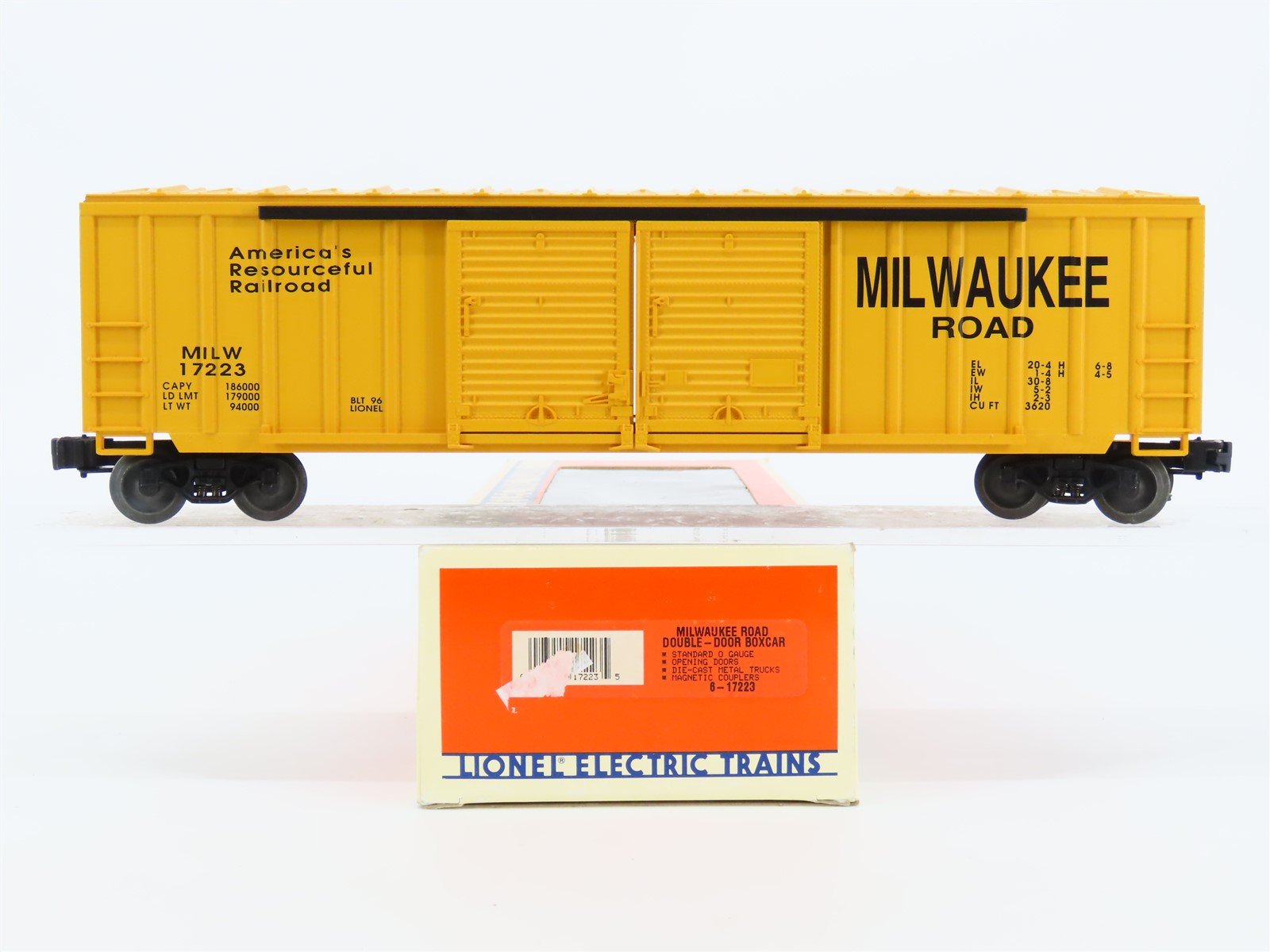 O Gauge 3-Rail Lionel #6-17223 MILW Milwaukee Road Double Door Box Car #17223