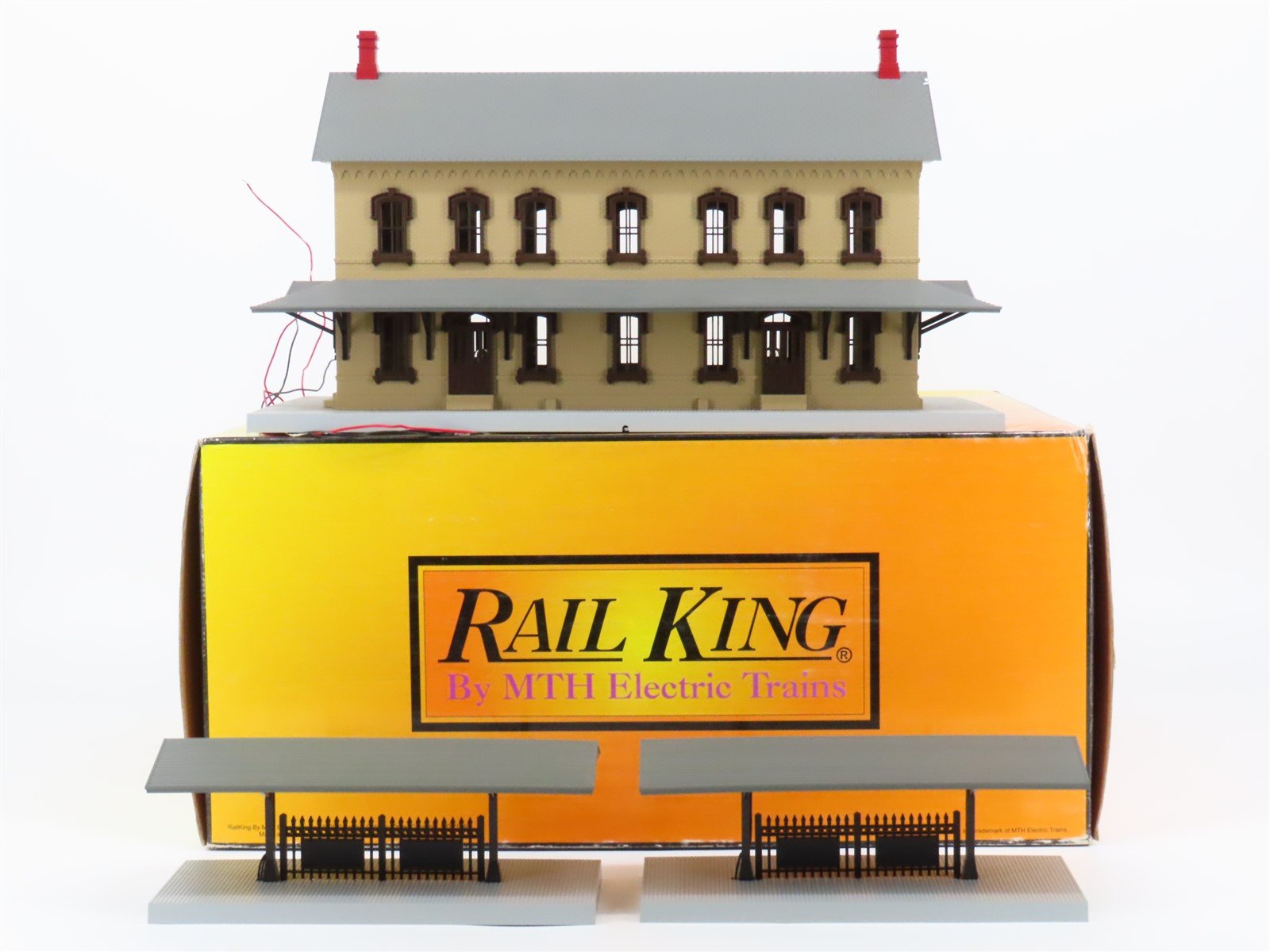 O Scale MTH Rail King 30-9050 Cream/Brown Passenger Station w/Dual Platforms